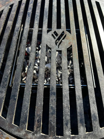 Arteflame Fuel Saver — Charcoal/Wood Heat-Focus Insert (Fits 30″ & 40″ Grills, Steel)