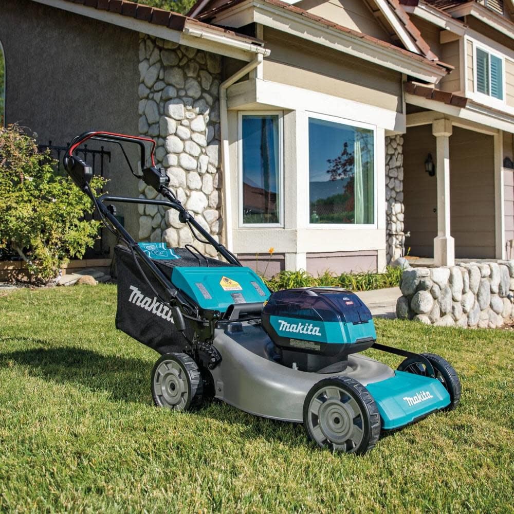 Makita GML01PL 40V max XGT® Brushless 21" Self-Propelled Commercial Lawn Mower Kit (8.0Ah)