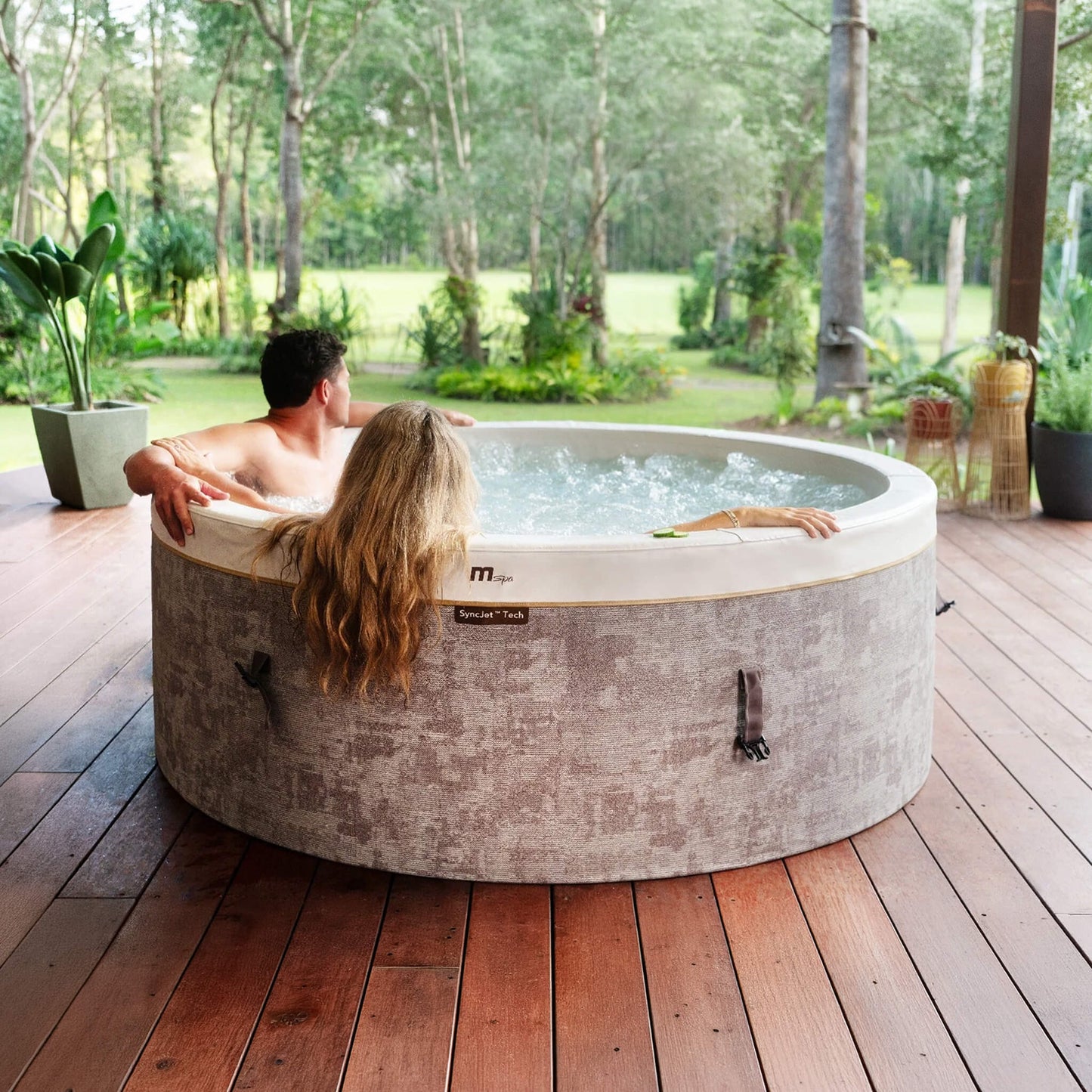 MSpa Cocoon Verto Series Six-Person Inflatable Round Hot Tub With Hydro Massage [F-CO066WE] (SAK50928)